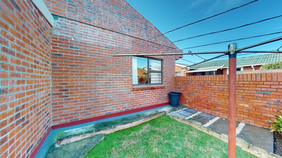 2 Bedroom Property for Sale in Sherwood Eastern Cape